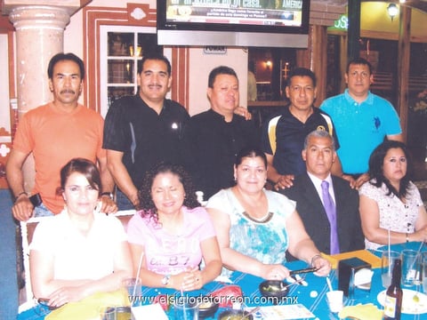 25032012 ALBERTO  de la Cerda, Adolfo Coronado López, Fernando Montoya, Marco Antonio Meléndez, Óscar Uranga, Griselda Salazar, Liliana Favila Velázquez, Luz María Originales, Gustavo Ortega Valenzuela y Ana Ramos Martínez, profesores de Eduación Física reunidos en reciente convivio.