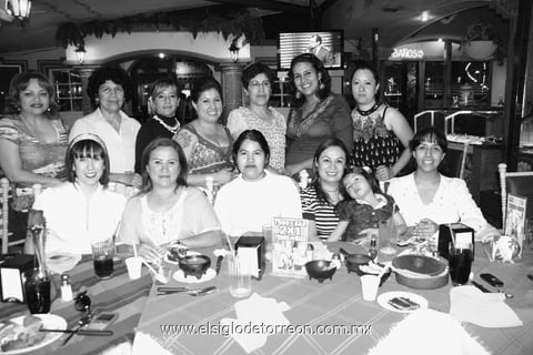 26032012 MALENY  Montiel celebró su cumpleaños junto a Denisse, Lucy, Iris, Laurita, Blanca, Ana, Silvia, Miriam, Diana, Claudia, Naian y Doris.