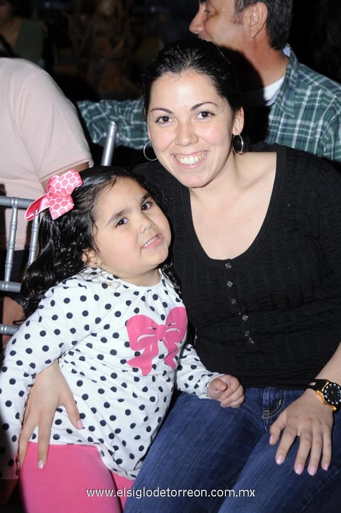 25032012 ROMINA  y Pamela.