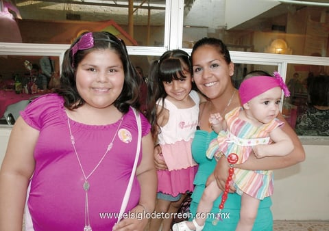25032012 ILSE , Astrid, Regina y Karen.