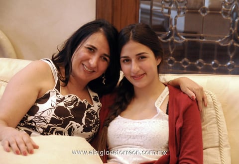 25032012 MARIBEL  y Marifer.