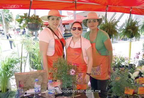 30032012 CRISTINA , Lupis y Paty.