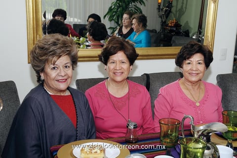 04032012 LUZ  María, Tere y Pepita.