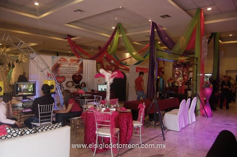 04032012 HOY  Expo Boda y XV años en Gómez Palacio.