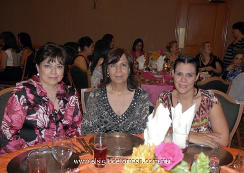 31032012 CLAUDIA  de Márquez, Marycruz Macías y Mónica Aguilar.
