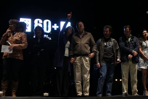 En el marco de la celebración de la Hora del Planeta, la secretaria de Medio Ambiente del Distrito Federal, Martha Delgado, señaló que la tarea de los mexicanos, y sobre todo de los capitalinos, es apagar durante una hora las luces en sus hogares por lo menos una vez a la semana.