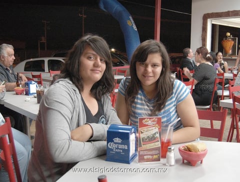 01042012 AMIRA  y Andrea Cervantes.