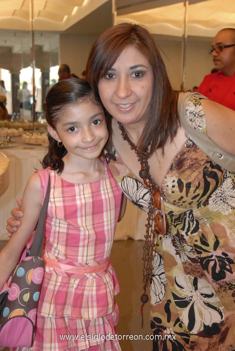 02042012 LOLIS  Rocha y Fernanda Fabián.