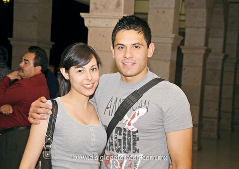 01042012 MARIANA  Torres y Gabriel Dávila.
