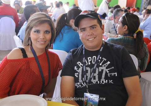 01042012 MAYRA  y Víctor Acosta.