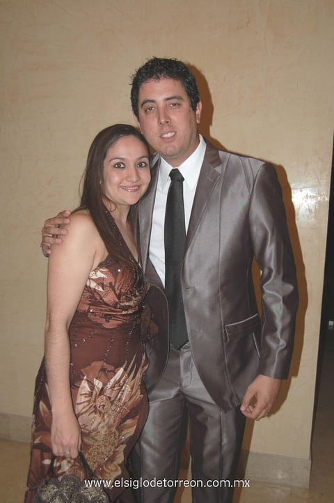 02042012 KATIA  de González y Gilberto González.