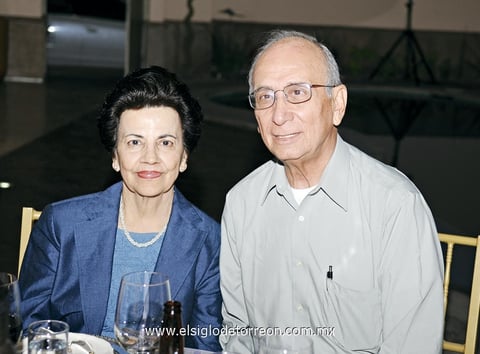 02042012 MARíA ROSA  y Raymundo.