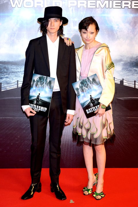 El modelo y actor Shuntaro Yanagi llegó acompañado de Rina Ota al estreno del filme debut de Rihanna.