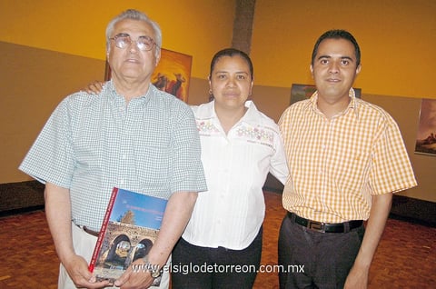 03042012 RAMóN  I. González, Martha Rosales y Roberto Ojeda.