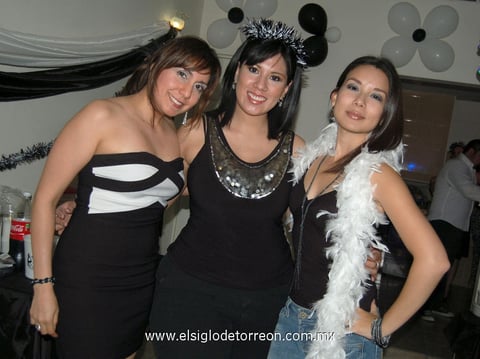04042012 GABY,  Ilsy y Cecille.