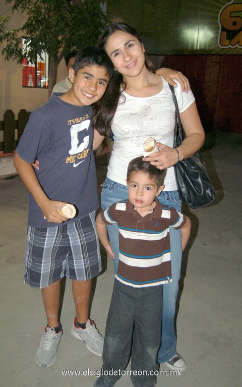 05042012 MARCO , Cristina y Emilio.
