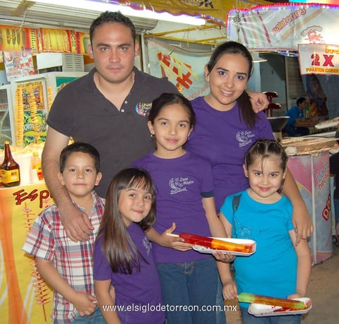 05042012 DANIEL , Martha, Ale, Alessa, Nataly y AdahÃ­.