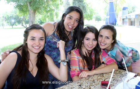 09042012 VALERIA , Cristina, Natalia y Anilú.