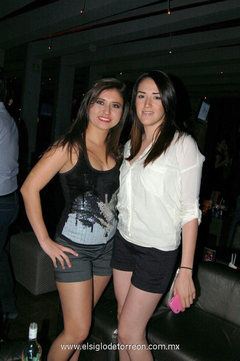 09042012 TANIA  y Andreé.