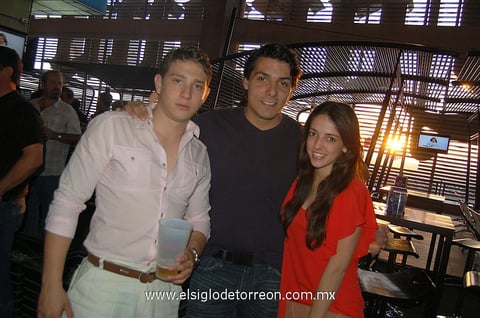 08042012 EUGENIO , Michel y Ana Isabel.
