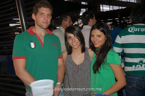 08042012 ADOLFO,  Mayoya y Alejandra.