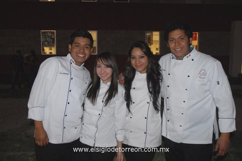 08042012 ALEJANDRO , Dany, Marimar e Iván.