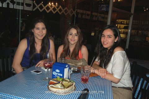 08042012 MONSE,  Michelle y Fernanda.