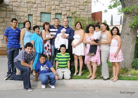 06042012 MARIO  Alvarado, María Salinas, Refugio Escareño, Elizabeth Salinas, Jesús Alberto Mijares, Omar Rodríguez, Natasha Rodríguez, Sara Salinas, Nancy Salinas, Emmanuel Correa, Lupe Correa, Laura Salinas, Daniel Rodríguez, Alicia Alvarado y Sebastián Rodríguez.