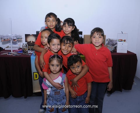 06042012 LOS NIñOS  disfrutaron de variadas actividades.