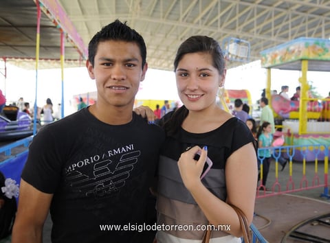 07042012 CARLOS  Gutiérrez y Ana Sofía Reyes.