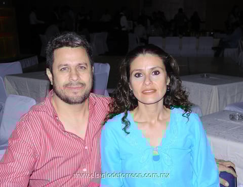 06042012 GIOVANNI  y Marcela.