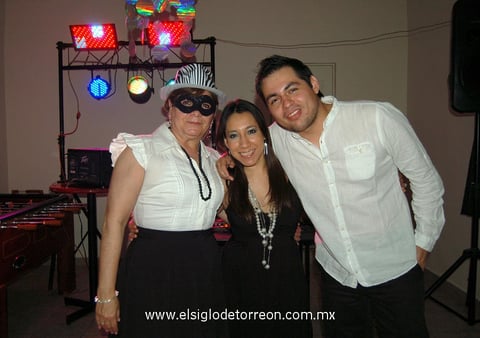 07042012 ANA  María, Anny y Óscar.