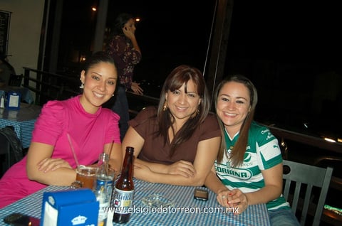 08042012 RICARDO,  Marisol y Érika.