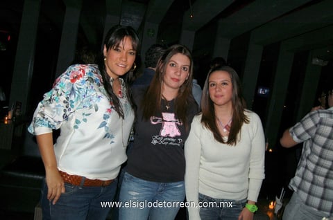 07042012 SANDRA , Angie y Sofía.