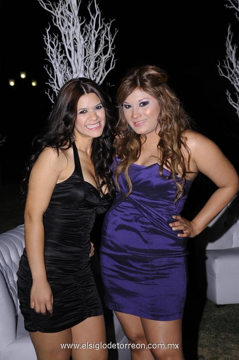 07042012 KARLA  Félix y Nuria González.