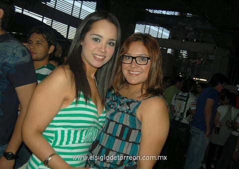 10042012 ADRIANA  Carlos y Daniela Gutiérrez.