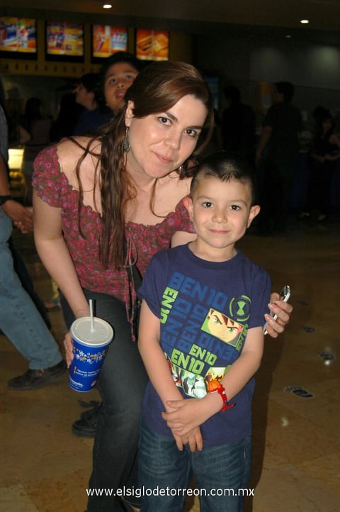 10042012 BETTY  y Andy.