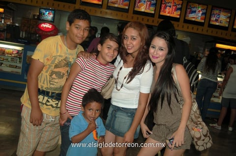 10042012 JESúS,  Viridiana, Laura, Sheyla y Darel.