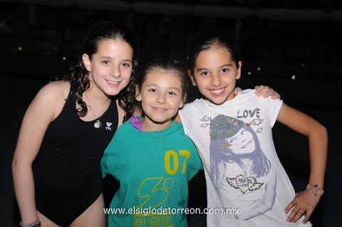 10042012 ASTRID , Andrea y Ana Isabel.