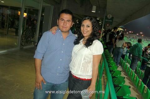 10042012 LUIS  y Daniela.