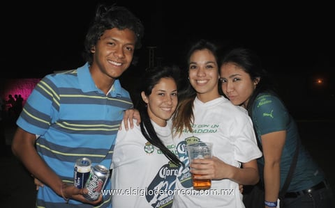 11042012 DANIELA  Calderón y Paola Romo.