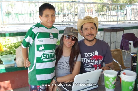 11042012 MARIO , Dulce y Alejandro González.