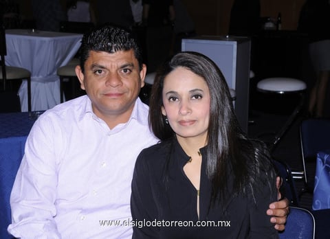 11042012 FERNANDO  y Maribel.