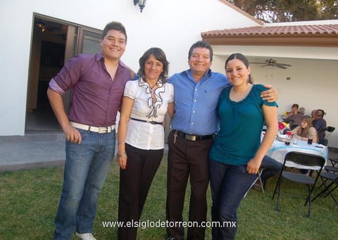 11042012 MANOLO , Ginna, Manolo y Ana Cris.