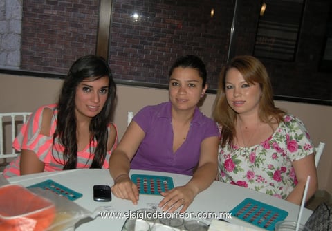 12042012 ANA  García, Paty y Ceci Castellanos.