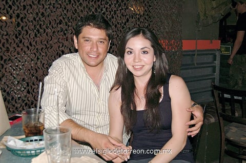 12042012 LUIS  y Mirthala.