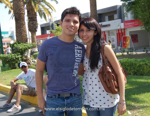 12042012 LUIS  Silva y Gaby Hernández.