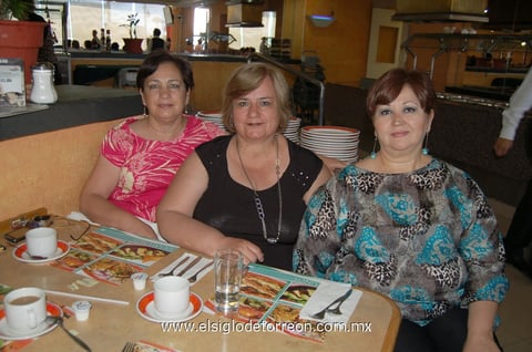 12042012 MARíA GUADALUPE  Castellanos, Elsa Martínez y Amparo Sustaita.