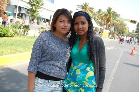 13042012 KAREN  y Rocío.