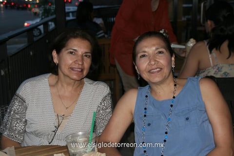 13042012 LILIA  Salas de A. y Patricia Salas de Ch.
